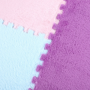 Tapis de sol en peluche douce pour chambre d'enfant, design puzzle carré, matériau XPE, tapis de jeu rembourré, couleurs personnalisées, nettoyage facile. - Product Image 1