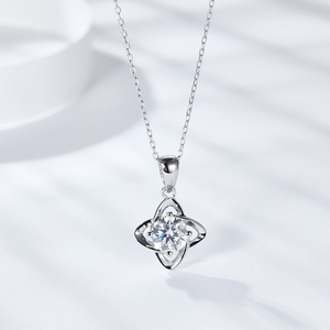 Colgante de Joyería Rui Chuan Premium Charm con Trébol de Cuatro Hojas de Moissanita de 1ct, Vvs S - Product Image 2