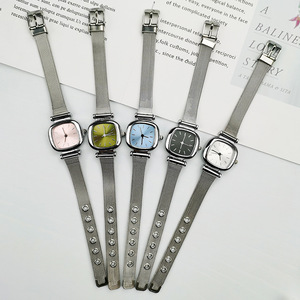 <span class=keywords><strong>Montre</strong></span> de luxe pour femme <span class=keywords><strong>Citizen</strong></span> avec cadran rectangulaire, mouvement à <span class=keywords><strong>quartz</strong></span>, bracelet en alliage et boucle magnétique - Product Image 1