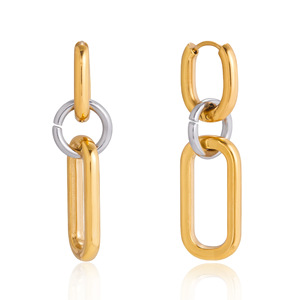 Boucles d'oreilles créoles géométriques en forme de U bicolores or et acier inoxydable pour un style pendantes tendance - Product Image 5