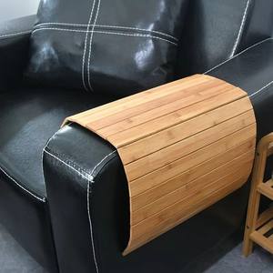 Bandeja de sofá de bambú de un solo nivel Youlike, diseño plegable ecológico para tazas de teléfono y bandeja de almacenamiento moderna remota para sala de estar - Product Image 1