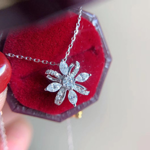 Collana in Oro Bianco con Diamanti Taglio Marquise Colore G Diamanti Naturali Stile Romantico da Donna per Uso Quotidiano XL263 - Product Image 1