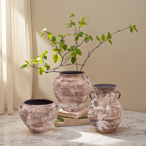 حاوية عتيقة من Redeco بلمسة نهائية من الزهور متعددة الوظائف طقم مزهرية سيراميك ديكور منزلي ريفي - Product Image 4