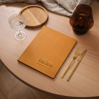Porte-menu élégant en similicuir avec logo personnalisé en relief pour restaurant, gastronomie fine ou café
