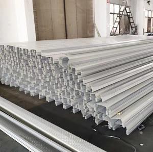 Système de culture en <span class=keywords><strong>gouttière</strong></span> suspendue réglable pour serre polytunnel, <span class=keywords><strong>gouttière</strong></span> en acier pour culture en substrat pour fraises - Product Image 2