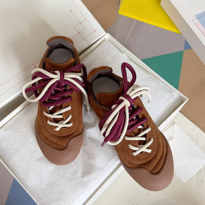 รองเท้าหนังแบรนด์หรู ดีไซน์เนอร์ระดับไฮเอนด์ คุณภาพเยี่ยม สำหรับผู้ชายและผู้หญิง รองเท้าลำลอง รองเท้าผ้าใบ แบรนด์ Alexanderes - Product Image 6