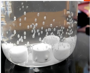 Tableta de oxígeno para cultivo de camarones y peces, mejora el aumento de la calidad del agua, reduce las toxinas, el olor del fondo de lodo, la acuicultura de liberación lenta - Product Image 5