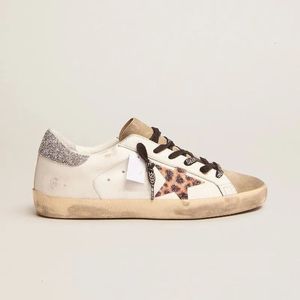 Sneakers di Lusso in Vera Pelle con Stelle <span class=keywords><strong>Argento</strong></span> e Oro Lucide, Design Casual alla Moda per Uomo - Product Image 3