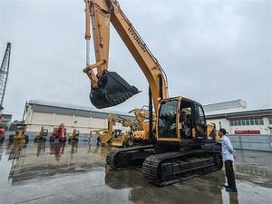 Excavatrice R220LC-9S d'occasion Hyundai de Corée du Sud 22 tonnes 22 t 22 t à vendre axée sur les composants du moteur central et du moteur - Product Image 2