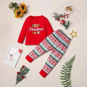 Conjuntos de Pijamas Familiares a Juego con Estampado Navideño en Color Rojo - Product Image 5