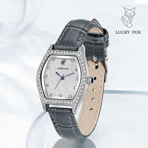 นาฬิกาข้อมือควอตซ์ผู้หญิ<span class=keywords><strong>ง</strong></span> Tomi Luckyfox L26 ราคาโร<span class=keywords><strong>ง</strong></span><span class=keywords><strong>ง</strong></span>าน ดีไซน์หน้าปัดสี่เหลี่ยม แสดงผลแบบเข็ม สายหนั<span class=keywords><strong>ง</strong></span>สั่งทำพิเศษ - Product Image 3