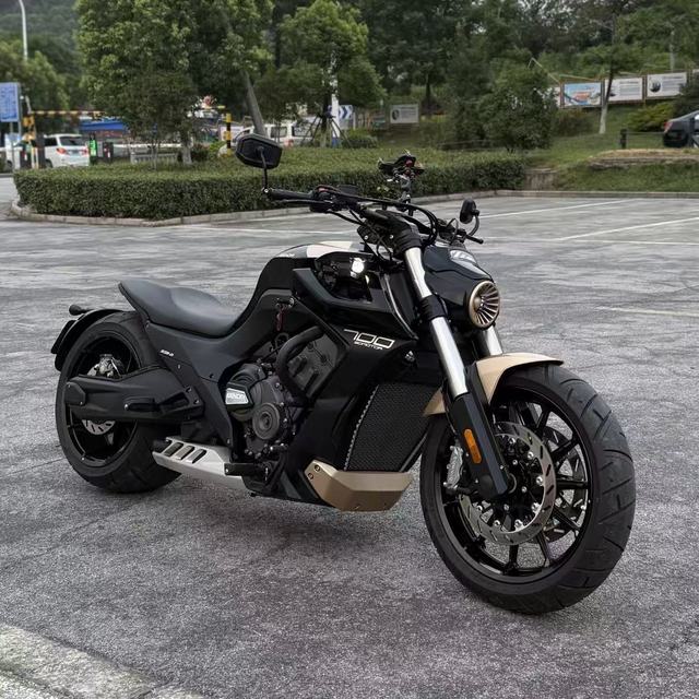 Benda LFC 700 676cc 4-Stroke 63Nm Torque 6-Speed Chain Drive Motorcycle
