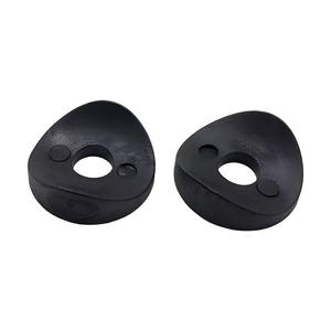 Entretoise courbée en plastique type bec de canard pour montage de tubes de présentoir métallique, fabriquée en Chine - Product Image 3