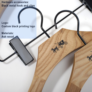 Ganci Neri per Appendiabiti in Legno di Lusso <span class=keywords><strong>Color</strong></span> Castagna con Logo - Product Image 5