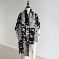 Écharpe longue jacquard en polyester pour homme, motif cœur, avec pompons, style universitaire, hiver, couleur douce, assortie, cache-cou polyvalent