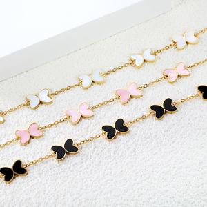 Elegantes Pulseras Clásicas con Dijes Chapadas en Oro de 18k, Joyería Antideslustre al por Mayor, Pulsera de Acero Inoxidable con Concha de Mariposa para Mujer - Product Image 1