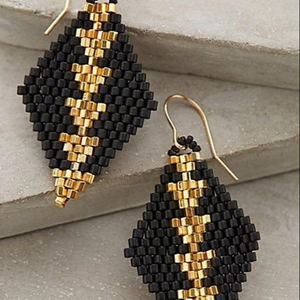 Pendientes Miyuki Negros y Dorados, Hechos a Mano, Felicidad - Product Image 1
