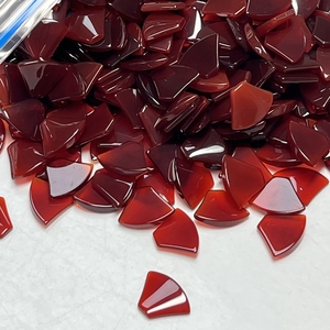 Pierre d'agate rouge en forme d'éventail 8x8mm 10x10mm 12x12mm pour la fabrication de pendentifs et de boucles d'oreilles - Product Image 4