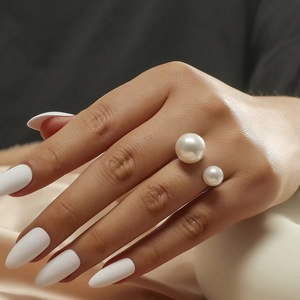 Anello Aperto Stile Perla per Donne, Gioiello Minimalista Regolabile alla Moda - Product Image 2