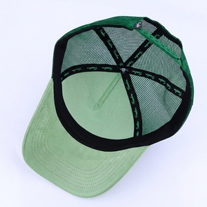 Gorra Trucker de 5 Paneles al por Mayor, Gorras Trucker Verdes Lisas al por Mayor, Gorra Trucker de Gamuza con Logotipo Bordado Personalizado Profesional - Product Image 3
