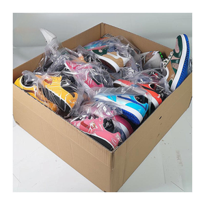 Stock de liquidation, lots de chaussures de <span class=keywords><strong>basket</strong></span>-ball de <span class=keywords><strong>marque</strong></span> chinoise d'occasion, 24 paires par sac, chaussures d'occasion en vrac - Product Image 3