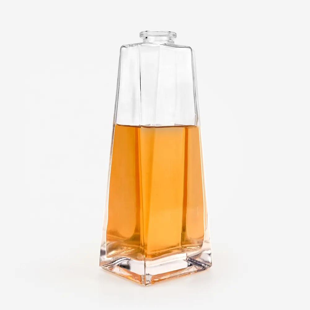 Diseño personalizado 750ml color claro vodka brandy whisky Ron licor botellas China fábrica de vidrio