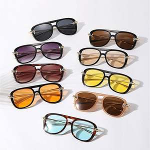 Gafas de Sol Retro 2025 con Logotipo Personalizado, Doble Puente Metálico, Estilo Punk, Protección UV400, Modelo Piloto Cuadrado para Hombre y Mujer - Product Image 4