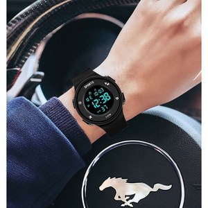 Montre de sport pour homme – Montre numérique multifonctionnelle avec affichage lumineux bleu - Product Image 3