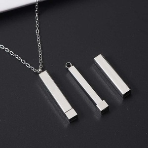 सस्ती कीमत मिरर पॉलिश स्टेनलेस स्टील पेंडेंट महिला पुरुष आभूषण ब्लैंक मेटल कस्टम लोगो नाम हिडन बार नेकलेस - Product Image 3