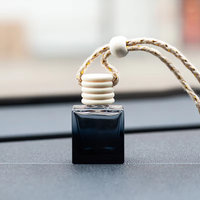 Diffuseur de parfum pour voiture suspendu, flacon carré noir vide de 10 ml, personnalisable en gros, avec couvercle en bois - MOQ10000PS