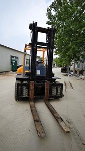 Mini chariot élévateur TCM FD70 à vendre TCM FD70 d'occasion Chine original Bon état 7 tonnes pour la vente de machines de construction - Product Image 4