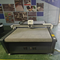 Plotter Digital de Cama Plana para Muestras, Máquina CNC para Cortar, Doblar y Ranurar Cartón Corrugado para la Elaboración de Muestras