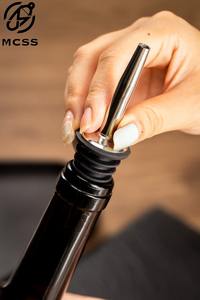 Aksesori <span class=keywords><strong>Bar</strong></span> baja tahan karat penuang botol logam perak dan sumbat untuk anggur merah ramah lingkungan - Product Image 2