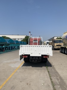 CAMC 4X2 <span class=keywords><strong>Prix</strong></span> des camions de fret de haute qualité 385 chevaux camions chinois - Product Image 5