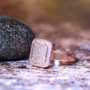 Anello Classico da Donna con Design Quadrato Color Rosa - Product Image 6