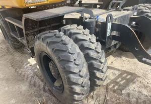 Excavadora de Ruedas W915E Amarilla de Alta Resistencia, Gran Potencia de Excavación de 180kW, Motor Yanmar, 14.6 Toneladas, Capacidad de Cucharón de 0.65m, Bomba de Engranajes - Product Image 4