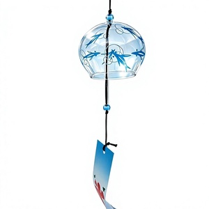 Carillon à vent rond japonais et clochettes éoliennes en verre faites à la main, motif poisson bleu, provenant de Chine - Product Image 1