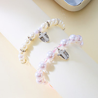 Bijoux de mode européens et américains New Madonna Cross Imitation Pearl Bracelet Fashion Commuting Elegant Joker Beaded Jewelry