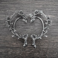 Anting Jepit Kun Hong Vintage Alloy Desain Bunga Mekar Warna Emas Unisex Pesta Batu Alam Produk Baru Lintas Negara Laris Manis