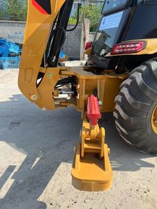 Cargadora CAT 420F Usada con Múltiples Funciones a Precio de Descuento, Cargadora Caterpillar 420F de Segunda Mano con Neumáticos Nuevos - Product Image 6