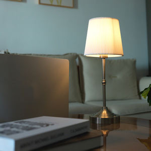 Lampu Meja Modern Emas Kuningan Baterai Isi Ulang Restoran LED Tanpa Kabel Kap Lampu Kain E27 Lampu LED Gaya Pedesaan - Product Image 6