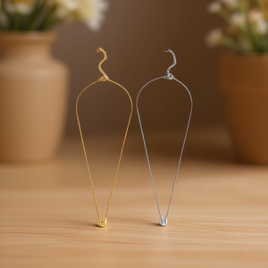 Collana con ciondolo a H in acciaio inossidabile, lettera singola da 1 cm, gioielli minimalisti alla moda per donna - Product Image 3