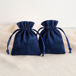 ถุงของขวัญกำมะหยี่แบบมีเชือกผูก ขนาด 15x20 ซม.  ถุงใส่เครื่องประดับกำมะหยี่หลากสี ของชำร่วยงานแต่งงาน บรรจุภัณฑ์ขนมและเครื่องสำอาง พิมพ์โลโก้ได้ - Product Image 6