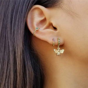 Boucles d'oreilles pendantes ROXI S925 en argent sterling avec diamants colorés, motifs arc-en-ciel, tribal, papillon, abeille et serpent - Product Image 4
