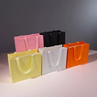 Sac en carton de luxe personnalisé, matériaux recyclés, impression de logo, poignée en corde de coton, accessoires en ruban, chaussures, vêtements, fourrure, chaussettes