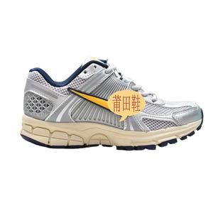 Zapatillas Deportivas para Hombre Air Zoom Vomero 5 'Summit White Metal Silver' 2026, Transpirables, con Parte Superior de Malla Tejida, para Caminar, Deportes y Actividades al Aire Libre - Product Image 3