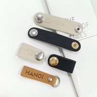 Étiquettes personnalisées en cuir PU souple écologique, étiquettes de vêtements en cuir véritable avec logo personnalisé, rivets embossés, gravure laser pour chaussures et sacs