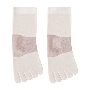 Chaussettes en coton à bout fendu pour femmes, colorées, respirantes, polyvalentes, mi-mollet, imitation cinq orteils, collection printemps/été - Product Image 5