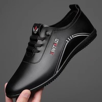 Chaussures Blanches Décontractées Simples en Cuir PU à Semelle Souple pour Hommes 2025 Style Mocassin Facile à Enfiler