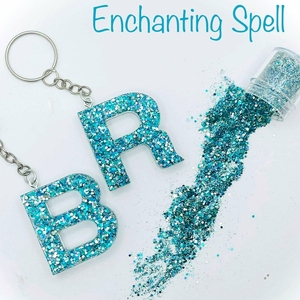 Llavero personalizado <span class=keywords><strong>de</strong></span> <span class=keywords><strong>resina</strong></span> con letras, llavero <span class=keywords><strong>de</strong></span> <span class=keywords><strong>resina</strong></span> con purpurina, precio al por mayor - Product Image 6
